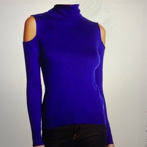 CLASSY T TAHARI LUX SOFT Cold Shoulder Turtleneck